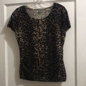 Sexy leopard top w/ ruched sides. Fine-knit sweater material. L from Ann Taylor.
